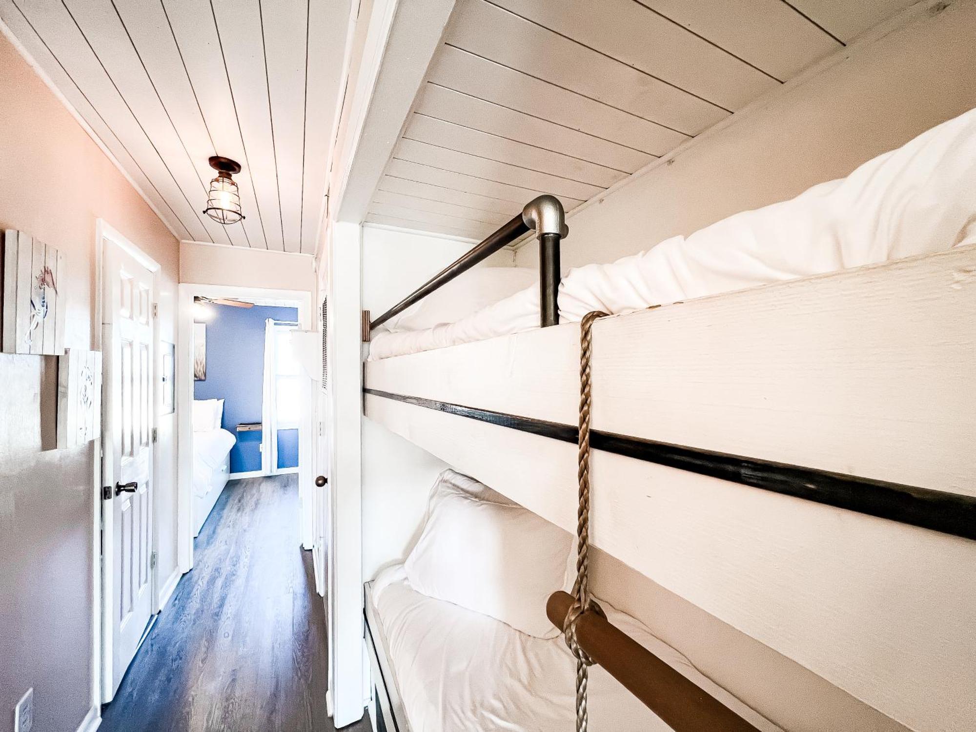 Cozy Beach Condo Sleeps 6 Pool แคโลไลนาบีช ภายนอก รูปภาพ