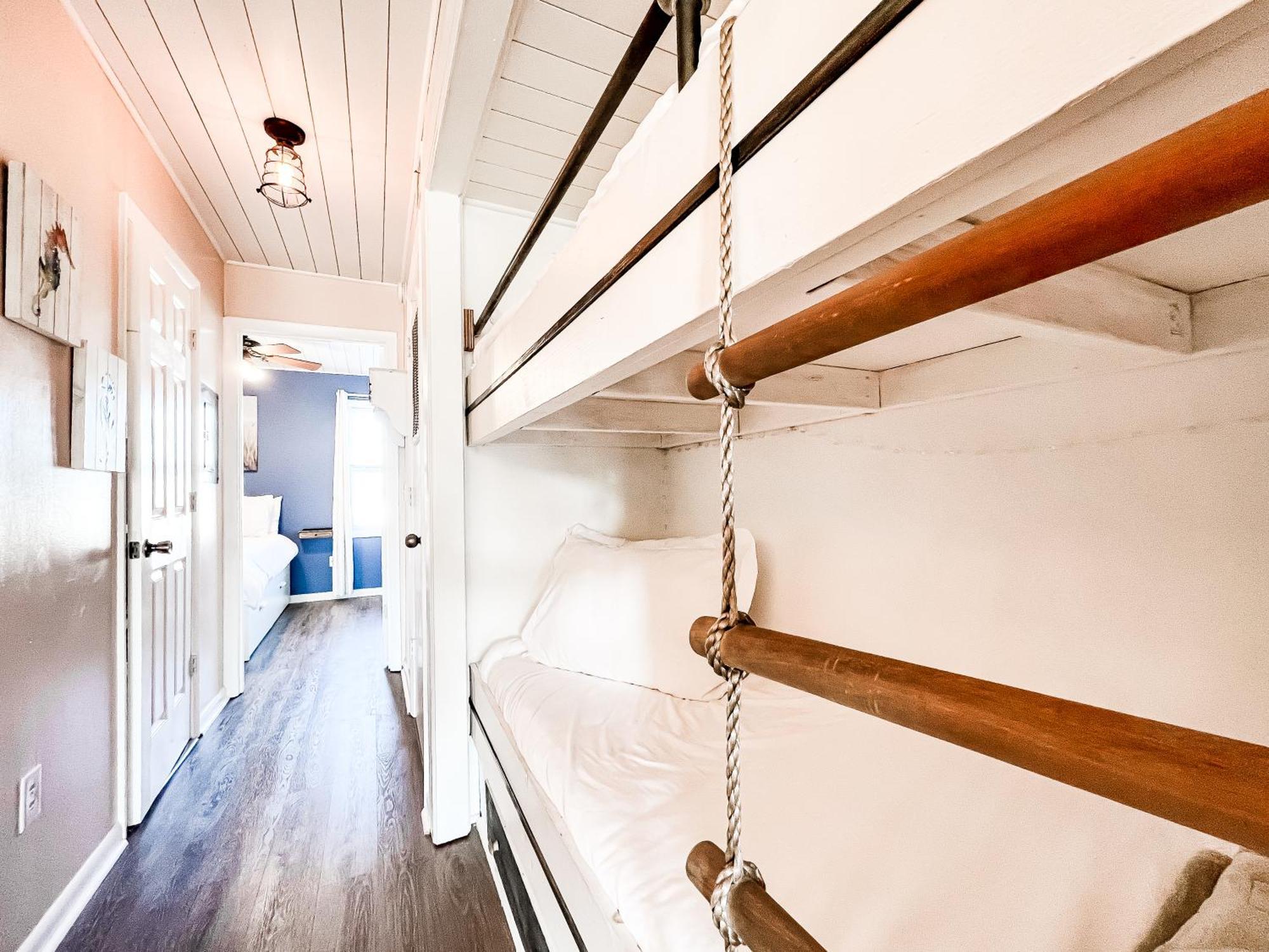 Cozy Beach Condo Sleeps 6 Pool แคโลไลนาบีช ภายนอก รูปภาพ