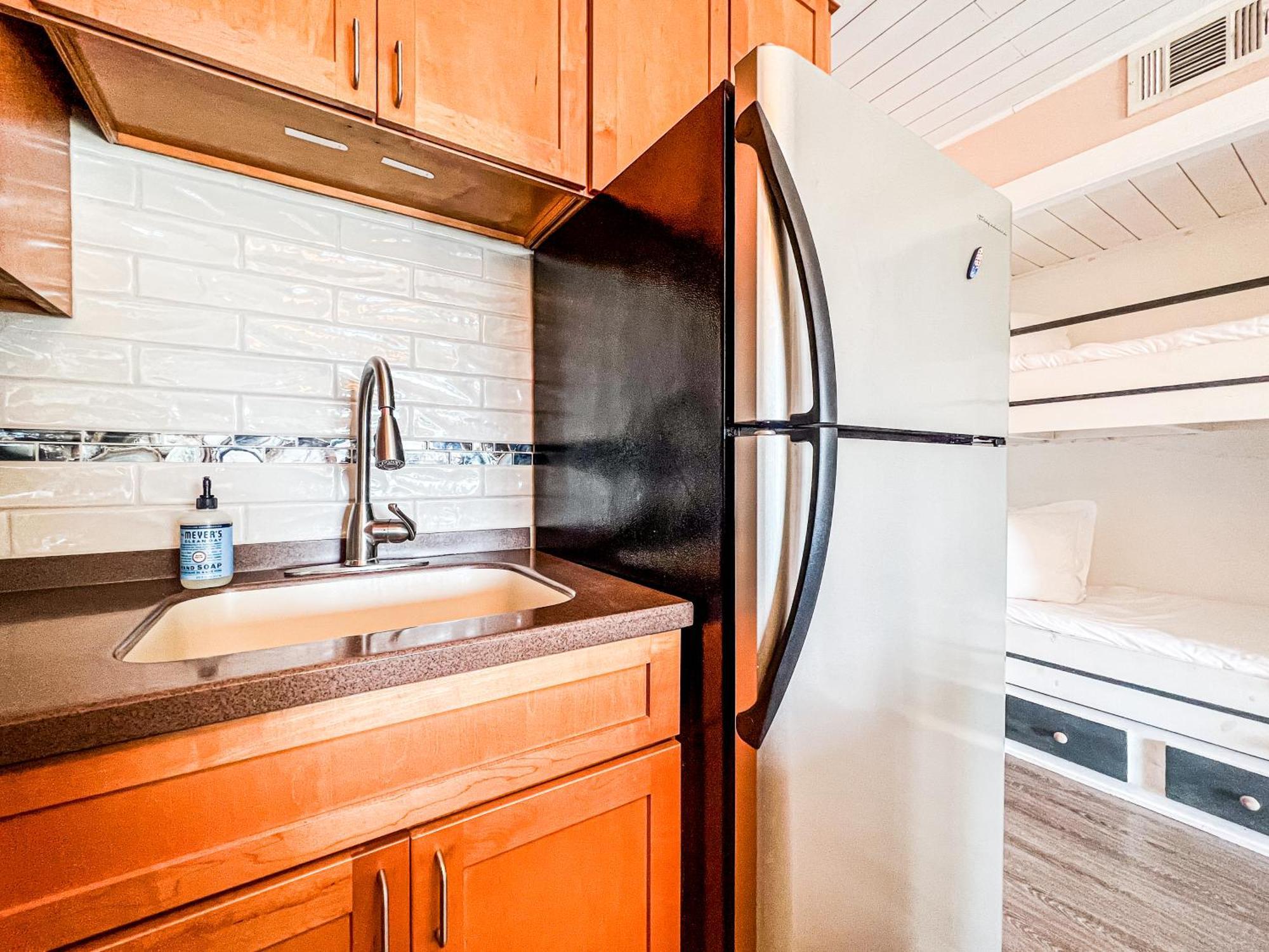 Cozy Beach Condo Sleeps 6 Pool แคโลไลนาบีช ภายนอก รูปภาพ